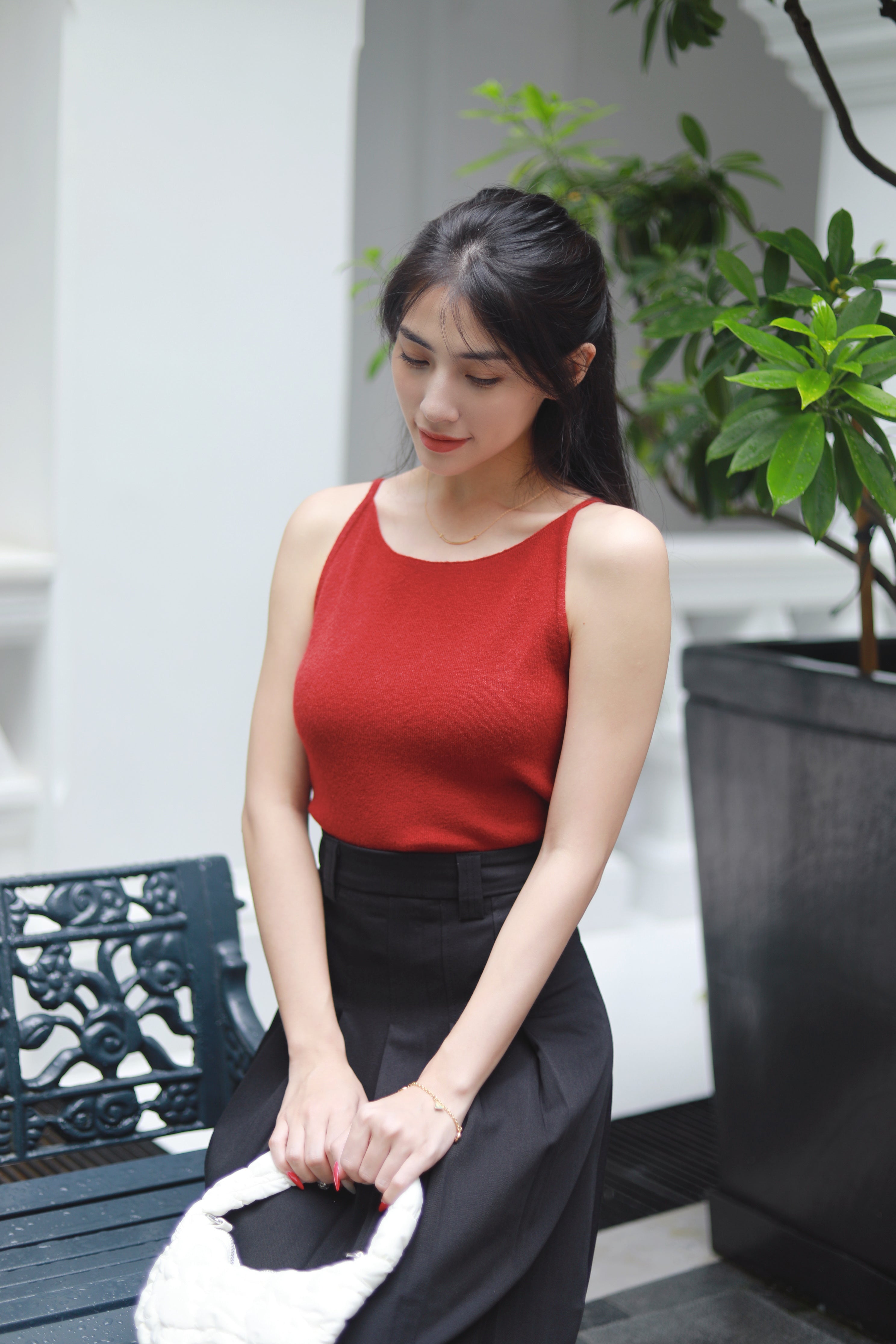 MILLE BOAT NECK KNIT SLEEVELESS TOP IN RED