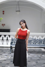 Load image into Gallery viewer, MILLE BOAT NECK KNIT SLEEVELESS TOP IN RED
