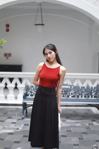 MILLE BOAT NECK KNIT SLEEVELESS TOP IN RED