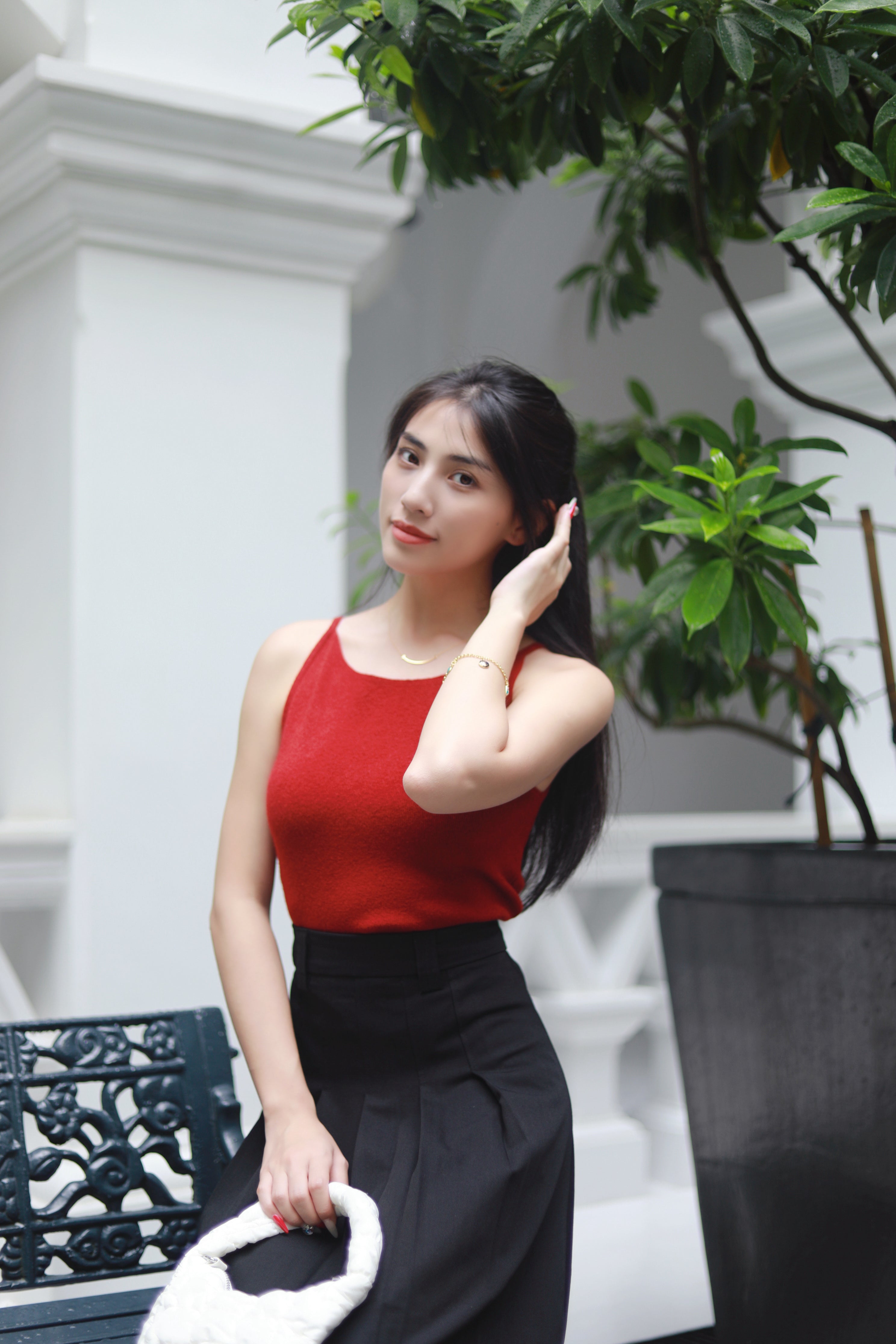 MILLE BOAT NECK KNIT SLEEVELESS TOP IN RED