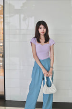 Load image into Gallery viewer, TRIVIA SWEETHEART KNIT TOP IN PURPLE
