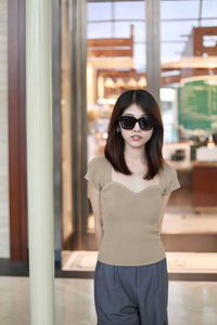 TRIVIA SWEETHEART KNIT TOP IN LATTE