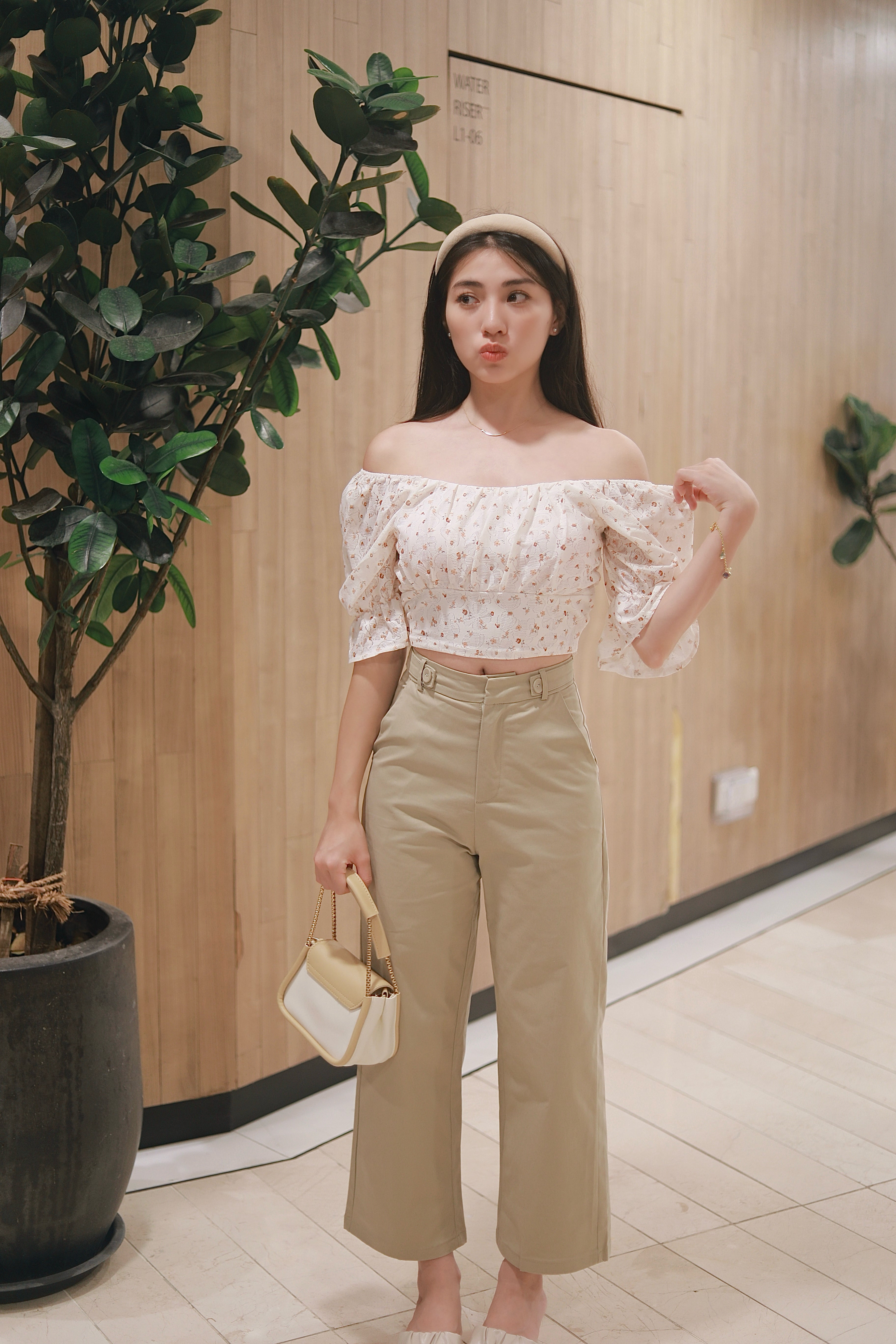 ISSA FLORAL RUCHED TOP