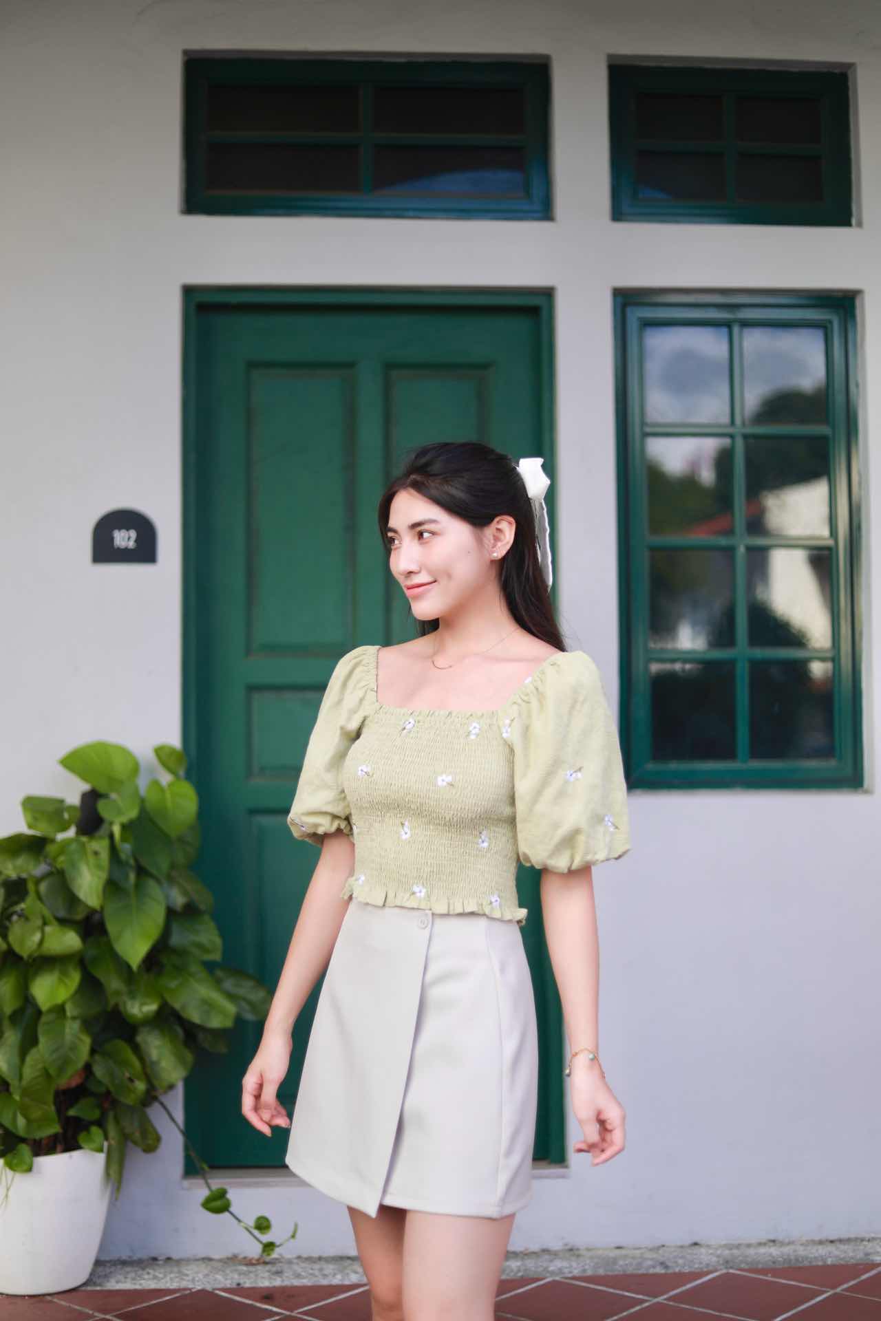 CHANTILLY SMOCKED EMBROIDERY PUFF SLEEVE TOP IN SAGE