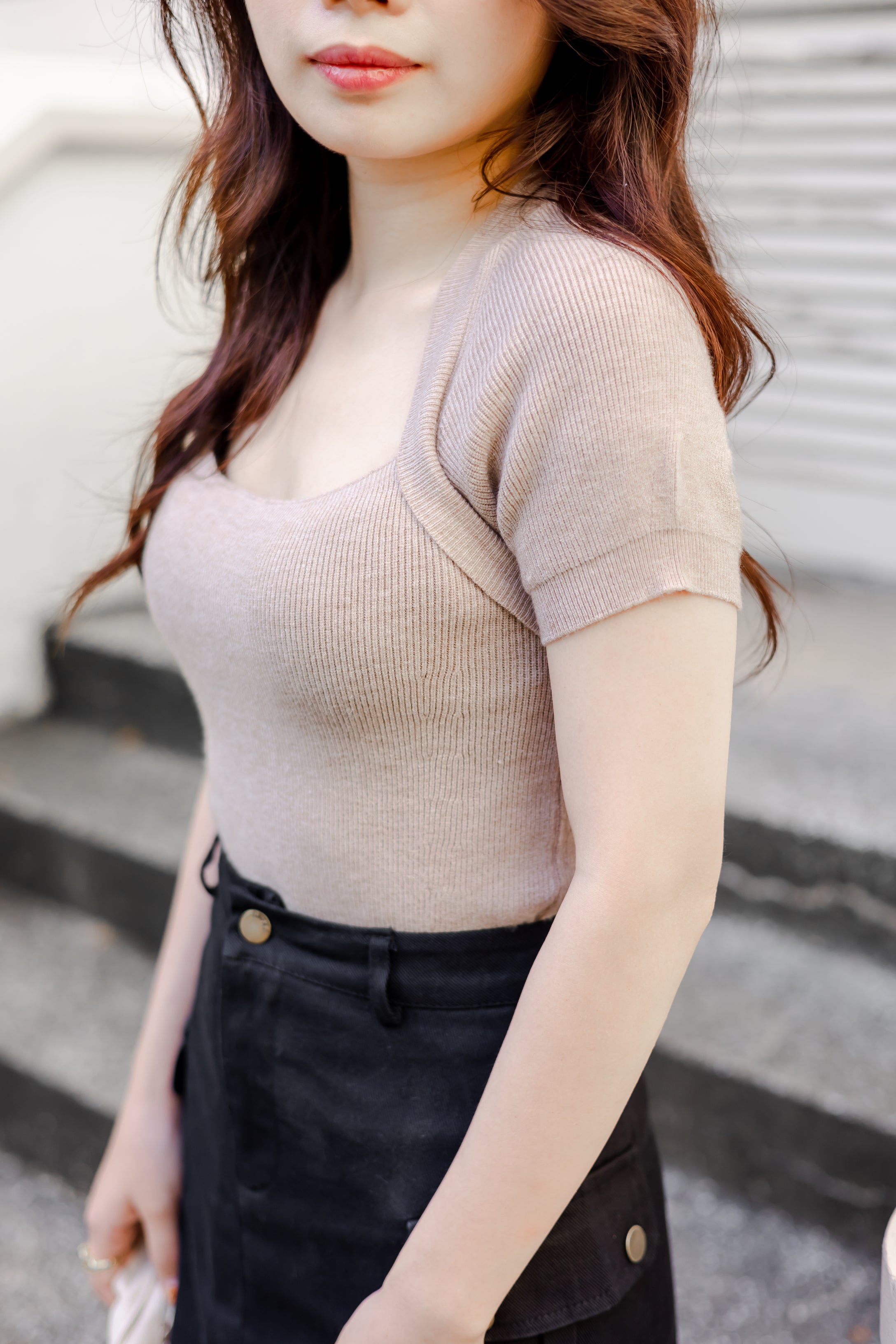 THEA BASIC KNIT TOP IN LATTE