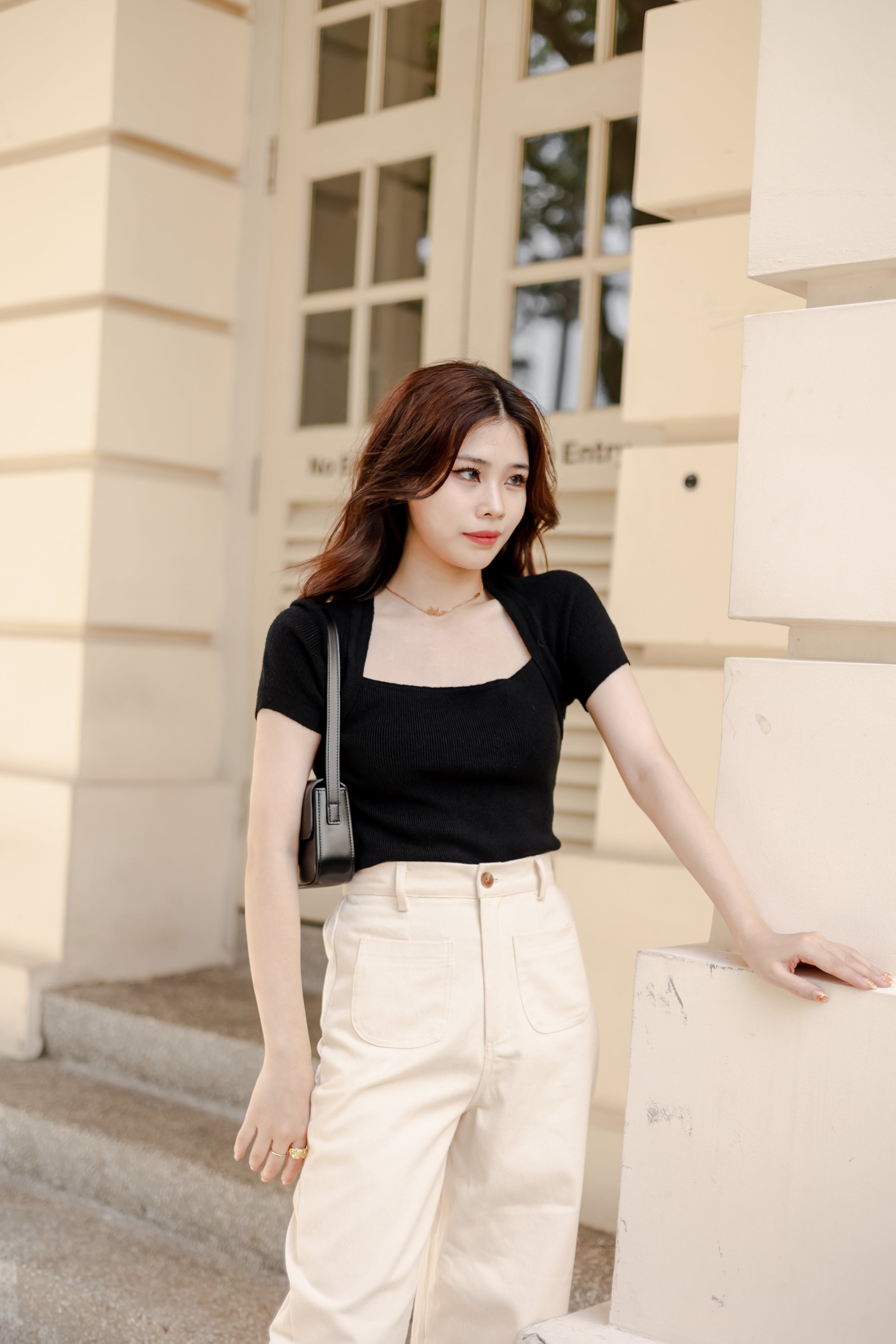 THEA BASIC KNIT TOP IN BLACK